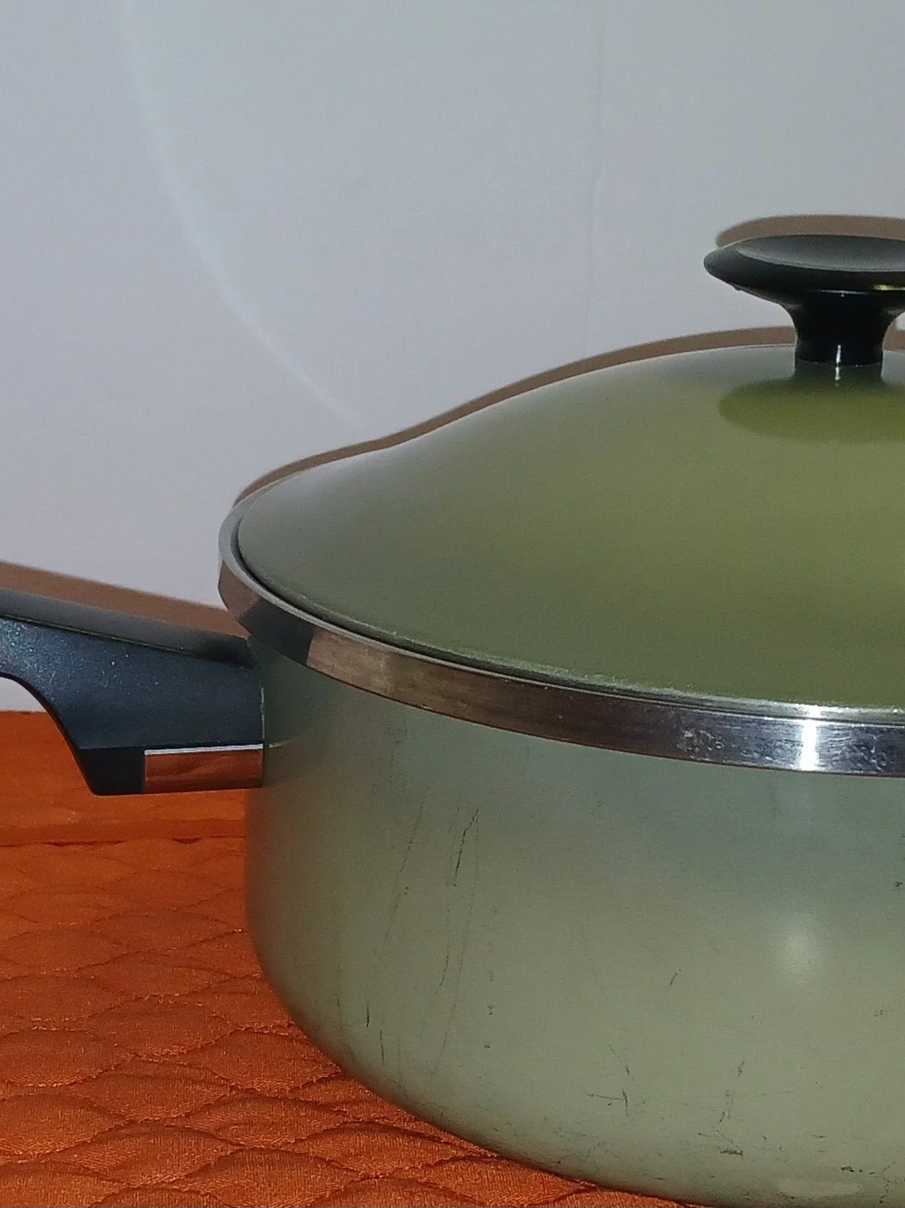 Vintage Townhouse Collection by West Bend. 2 quart Boiler